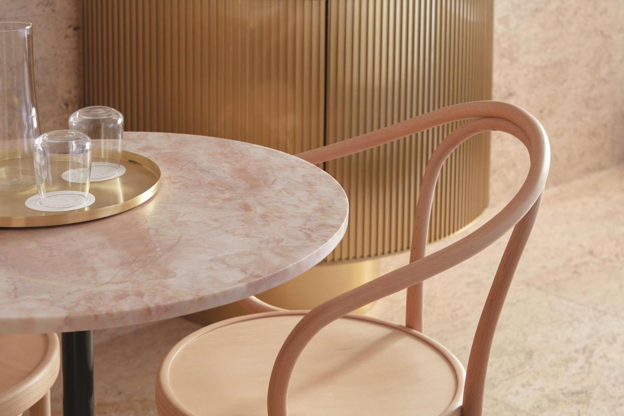 The Calile Hotel Brisbane Eksteriør bilde A Thonet chair
